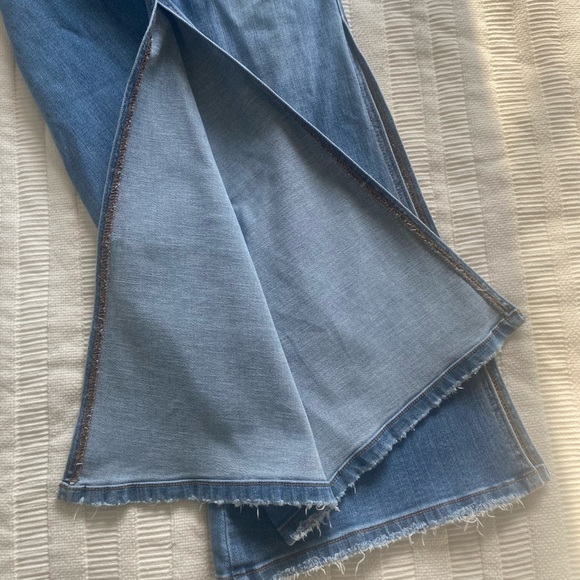 Judy Blue Mid Rise Medium Wash Peak-A-Boo Hem Slit Flare Jeans - Picture 9 of 12